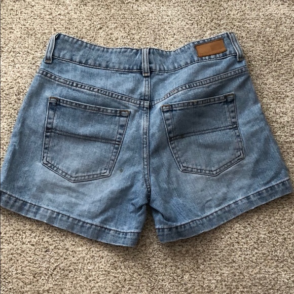 VINTAGE TOMMY HILFIGER SHORTS! - Picture 2 of 4